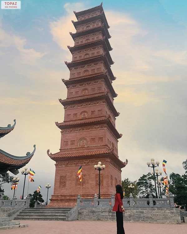 Tháp Tường Long sừng sững giữa đất trời của thành phố Hải Phòng 