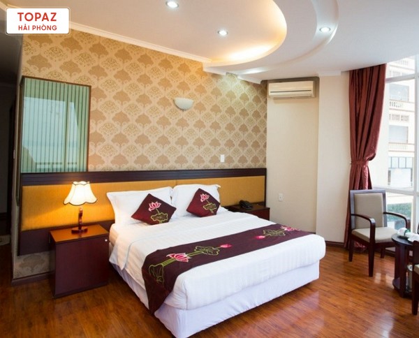 Khách sạn Điện Lực Đồ Sơn là một khách sạn ba sao, đạt tiêu chuẩn quốc tế tại Đồ Sơn