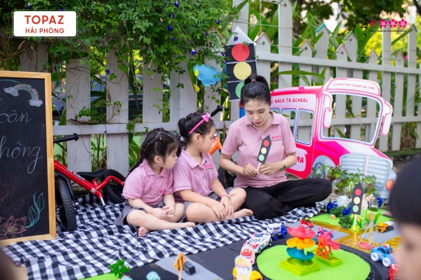 Sakura Montessori Dương Kinh đã tạo ra một không gian xanh mát, mở cửa cho môi trường học tập sáng tạo
