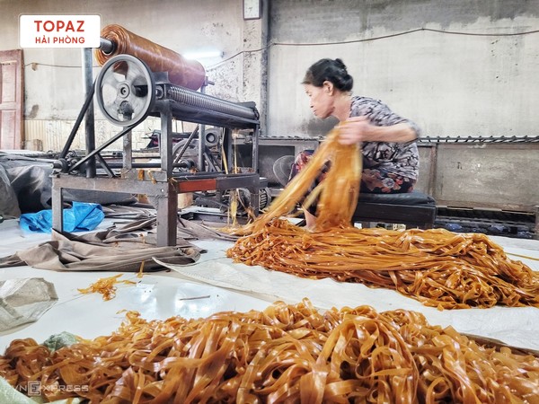 Bánh đa đỏ Hải Phòng – Món ngon truyền thống Việt Nam | Cách làm và lịch sử