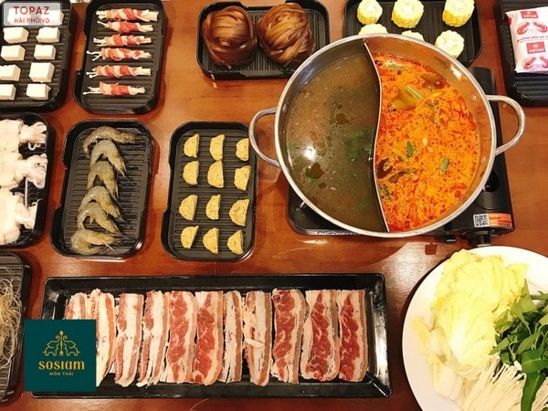 Nhà hàng đem đến menu với hơn 100 món Thái chuẩn vị do chính tay đầu bếp Thái chế biến