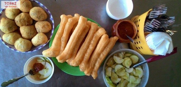 Bánh Bao Mặn Quẩy Nóng & Cơm Trần Phú